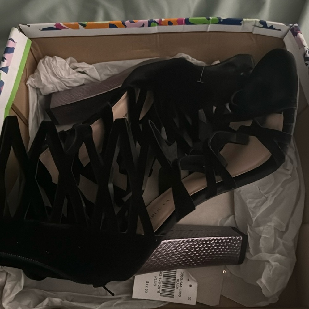 Heel suede shoe